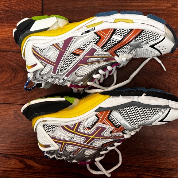 Balenciaga - Picture 2 of 7